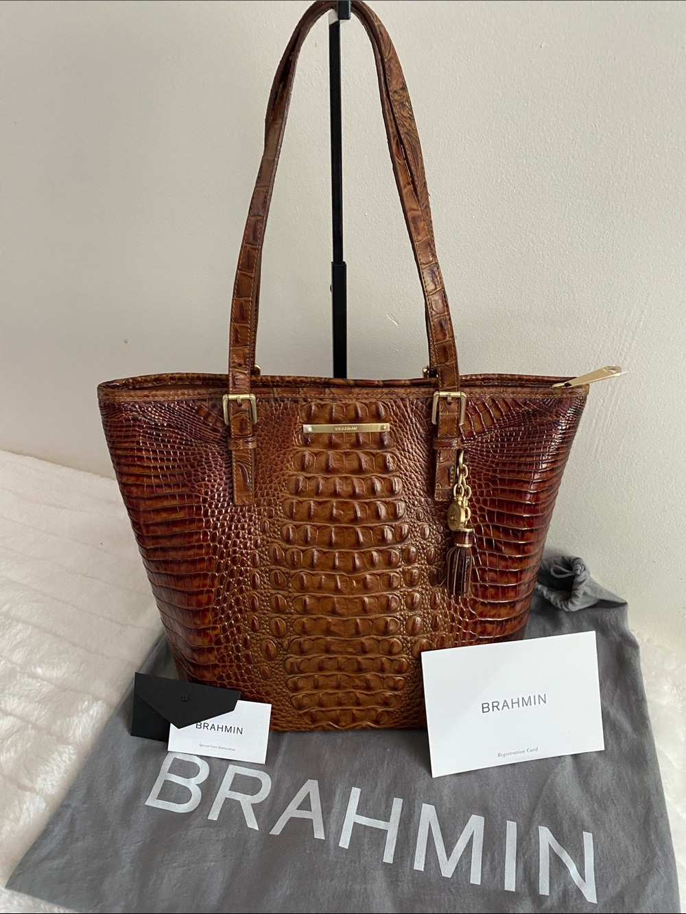 Stunning BRAHMIN Asher Tote in Toasted Almond Melbourne Croc-Embossed Leather